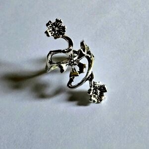 CLIMBING  STAINLESS SILVER FOREVER WEAR FLORAL NEW SIZE 6 RING